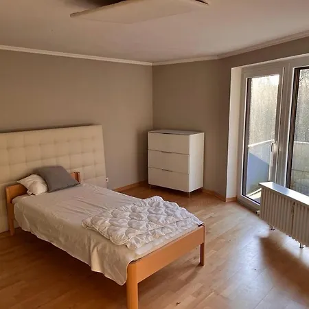 Appartamento Lichtdurchflutetes Penthouse Mit Sued- & Westbalkon In Stuttgart-degerloch Stoccarda