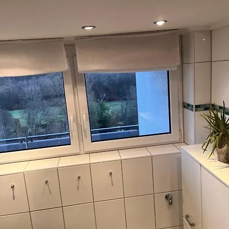 Lichtdurchflutetes Penthouse Mit Sued- & Westbalkon In Stuttgart-degerloch